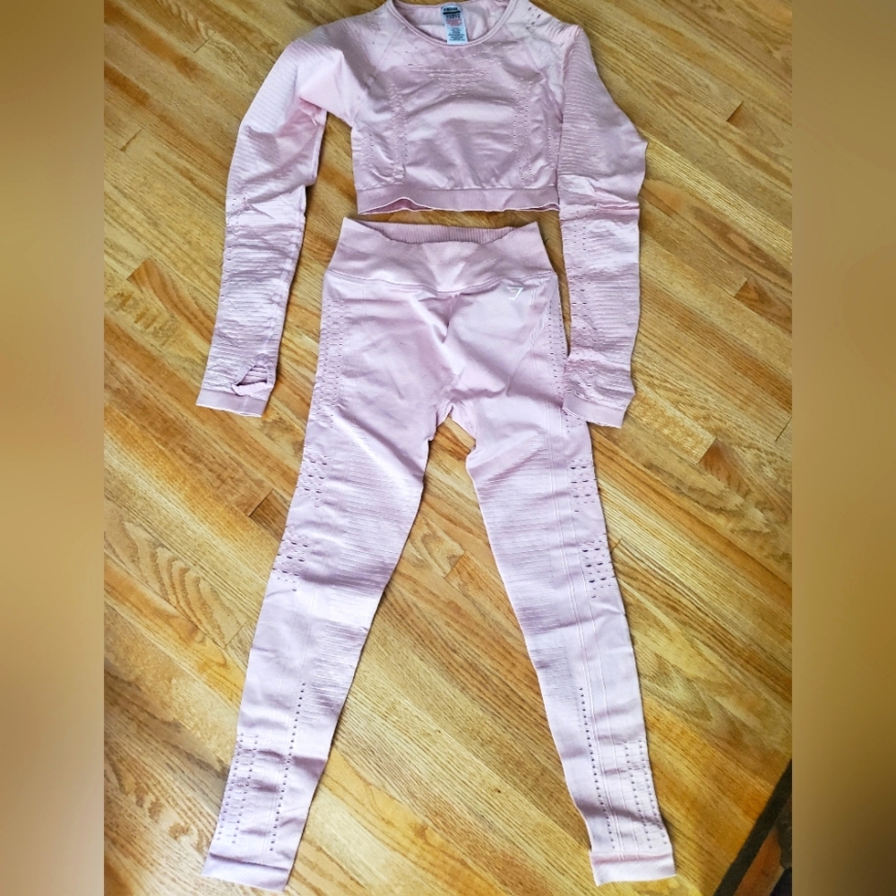 Gymshark Glow Long-sleeve Seamless Crop and Leggings Set (M) - Picture 2 of 6